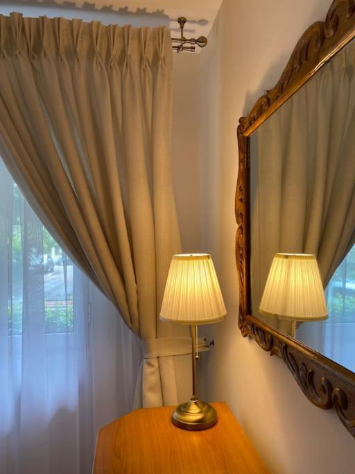 Lovely & Quiet 1-Bedroom Condo With Free Parking Bucarest Extérieur photo